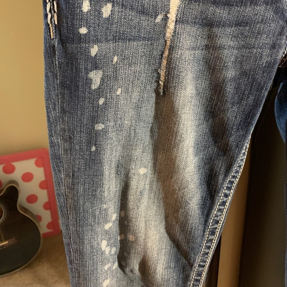 Miss Me Signature Skinny - Picture 6 of 8